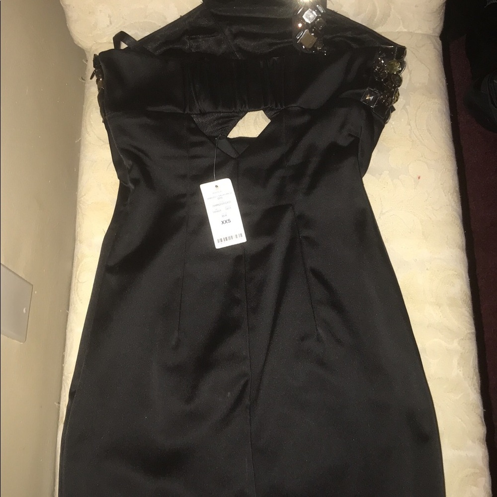 Dress - Picture 3 of 3